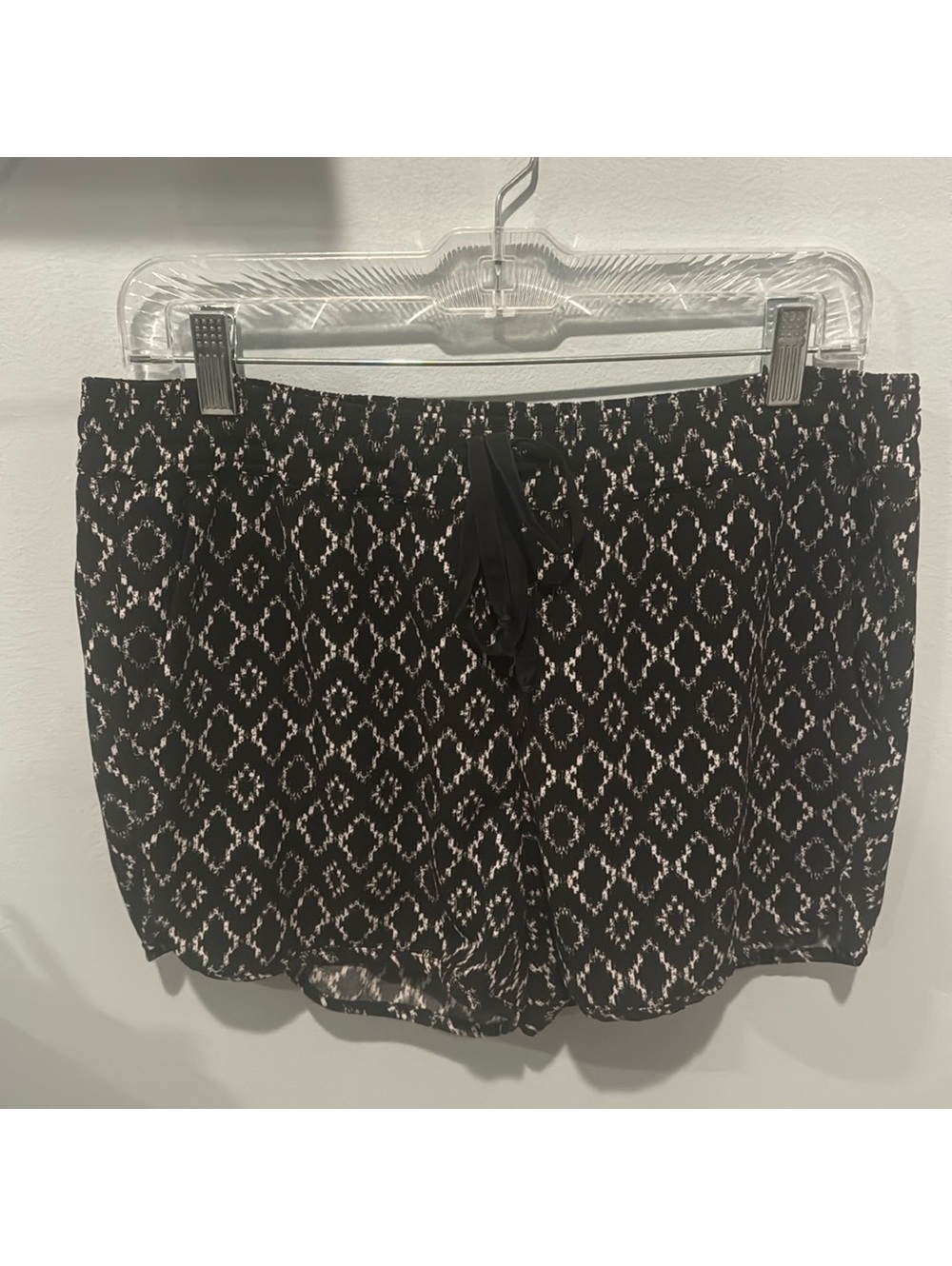 Banana Republic Dolphin Hem Shorts Size Medium